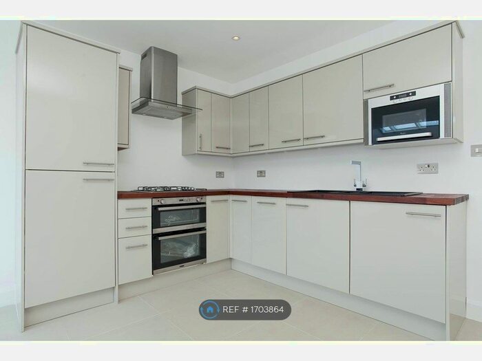 3 Bedroom Terraced House To Rent In High Street, Nutfield, Redhill, RH1