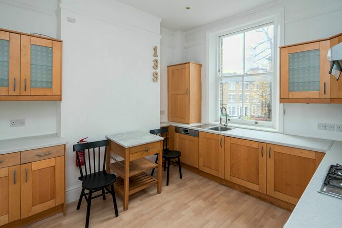 2 Bedroom Flat To Rent In Denmark Road, London, SE5
