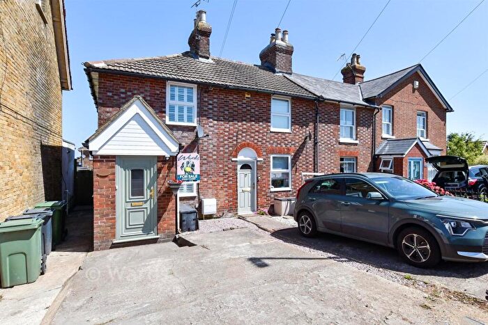 2 Bedroom End Of Terrace House For Sale In Heath Road, Coxheath, Kent, ME17