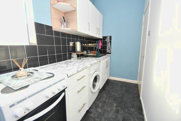 1 Bedroom Flat To Rent In Victoria Road North, Southsea, PO5
