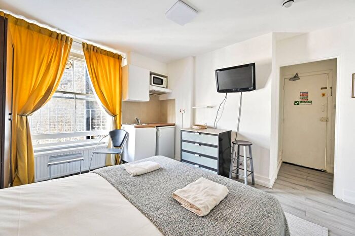 Studio To Rent In Knaresborough Place, Earls Court, London, SW5