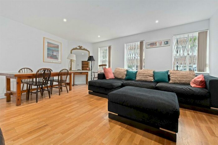 2 Bedroom Apartment To Rent In Popham Street, Angel, Islington, London, N1