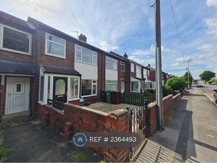 3 Bedroom Terraced House To Rent In Springfield Avenue, Morley, Leeds, LS27
