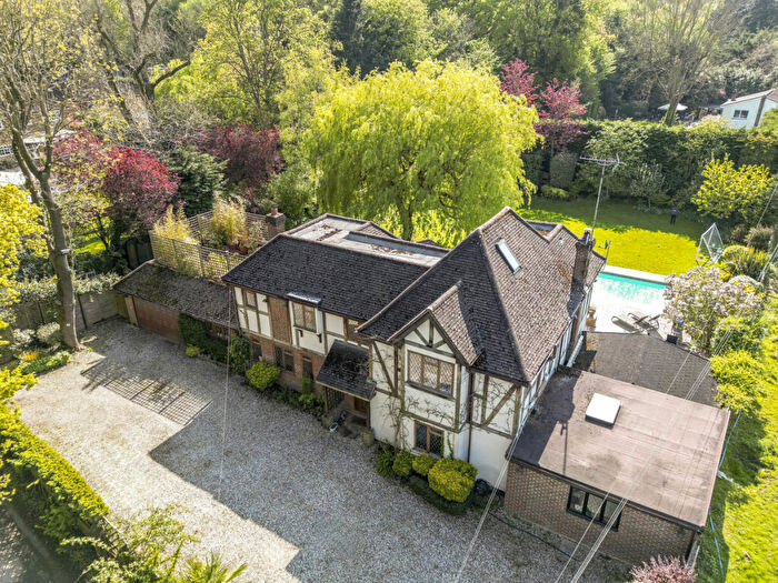 5 Bedroom Detached House For Sale In Warren Lane, Stanmore, HA7