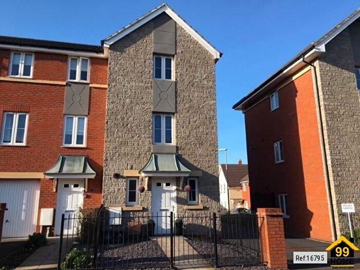 3 Bedroom Town House For Sale In Latimer Close, Bristol, BS4