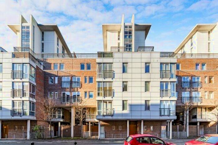 1 Bedroom Flat To Rent In Ramillies House, Portsmouth, PO1