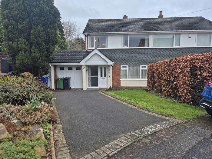 3 Bedroom Semi Detached House To Rent In Lea Green Avenue, Tipton, DY4