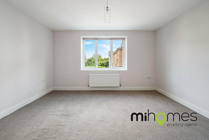 3 Bedroom Terraced House For Sale In Beckwith Close, Enfield, EN2