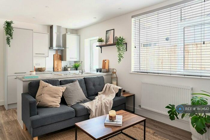 2 Bedroom Flat To Rent In Roath, Cardiff, CF24