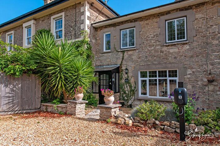 3 Bedroom Terraced House For Sale In Gwydyr House, Binstead Road, Ryde, PO33