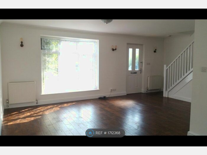 3 Bedroom Semi-Detached House To Rent In Harvey Gardens, Loughton, IG10