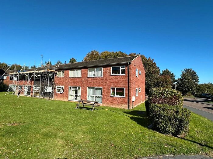 2 Bedroom Flat For Sale In Greenhills Court, Lodge Close, Banbury, OX16