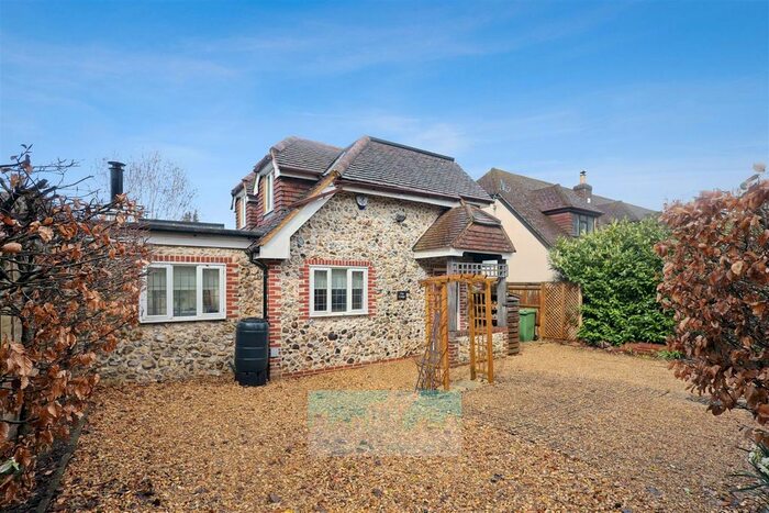 1 Bedroom Property To Rent In Guildford Lodge Drive, East Horsley, Leatherhead, KT24