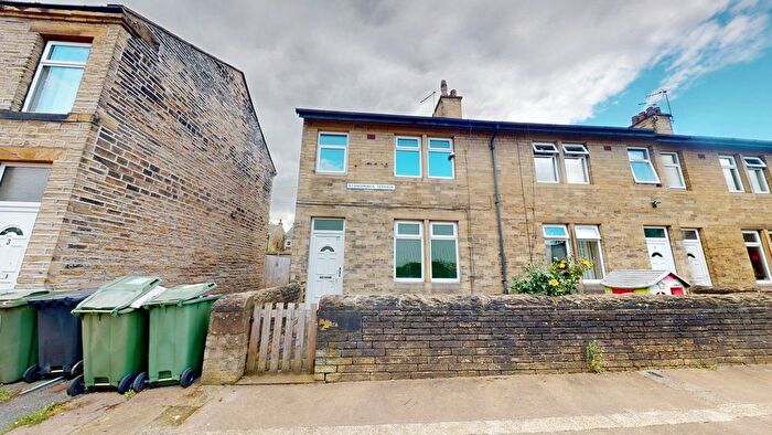 3 Bedroom End Of Terrace House To Rent In Scandinavia Terrace, Cleckheaton, BD19