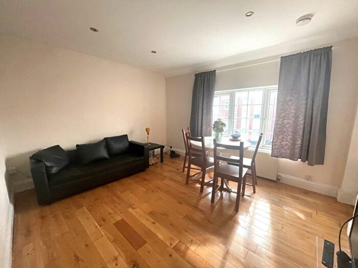 2 Bedroom Flat To Rent In High Street, Barnet, EN5
