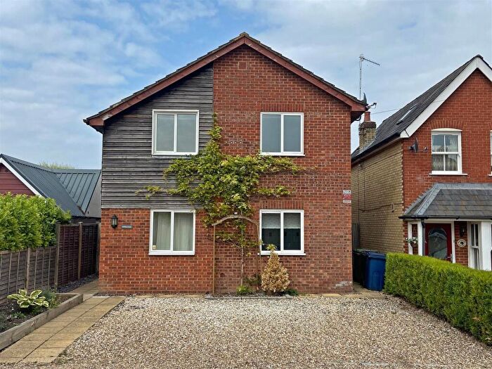 4 Bedroom Detached House For Sale In Recreation Road, Bourne End, SL8