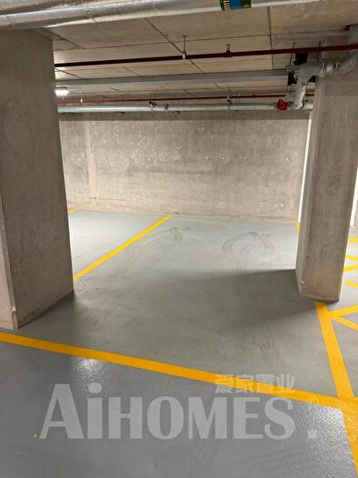 Garage / Parking To Rent In Silver Croft St, Manchester, M15