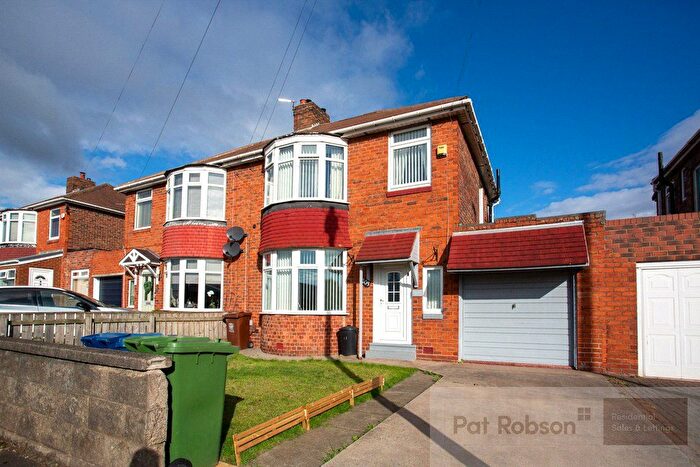 3 Bedroom Semi-detached House For Sale In Coast Road, Cochrane Park, Newcastle Upon Tyne, NE7