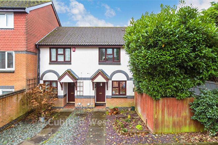 2 Bedroom Semi Detached House For Sale In Keats Avenue, Redhill, Surrey, RH1