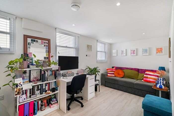 1 Bedroom Flat To Rent In Ingham Road, West Hampstead, NW6