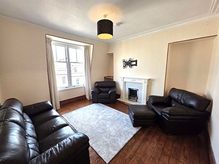 2 Bedroom Flat To Rent In Holburn Street, City Centre, Aberdeen, AB10