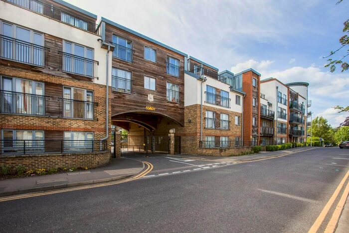 2 Bedroom Flat To Rent In The Waterfront, Hertford, SG14
