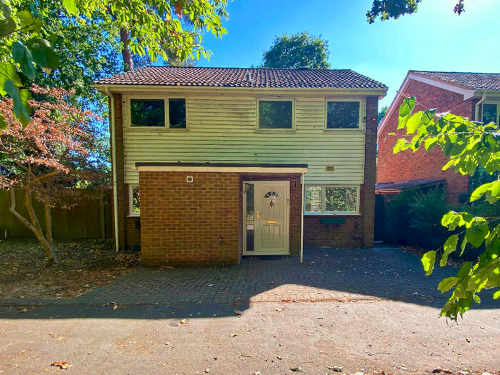 4 Bedroom Detached House To Rent In Kirkstone Close, Camberley, GU15