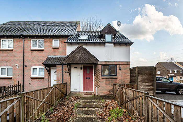 1 Bedroom End Of Terrace House For Sale In Emerald Close, London, E16