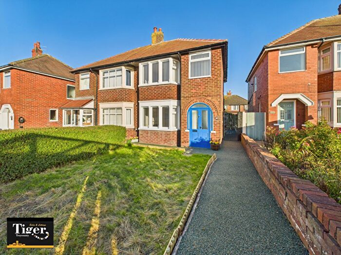 3 Bedroom Semi Detached House For Sale In Bispham Road, Bispham, Blackpool, FY2