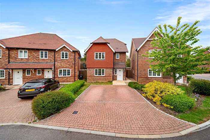 3 Bedroom Property For Sale In Castle Way, Boughton Monchelsea, Maidstone, ME17