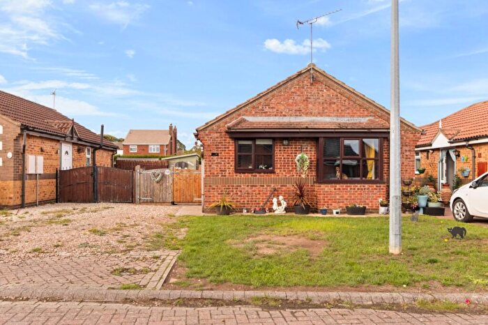 2 Bedroom Bungalow For Sale In Meadow Court, Hibaldstow, Brigg, DN20