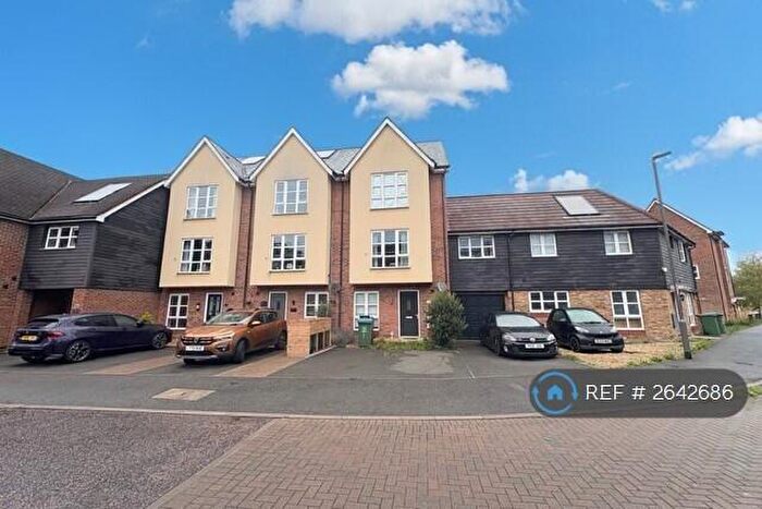 4 Bedroom Terraced House To Rent In Fuggle Drive, Aylesbury, HP21