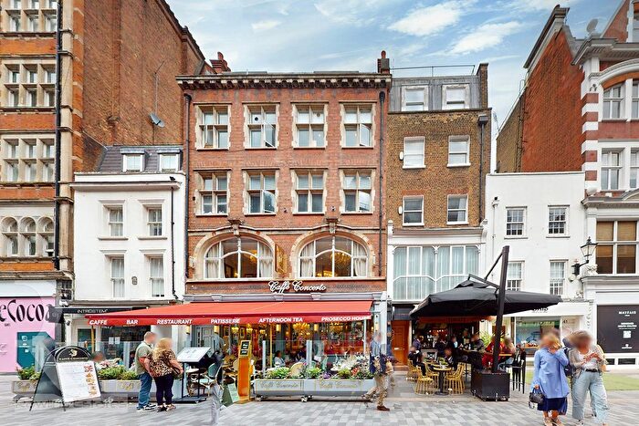 2 Bedroom Flat To Rent In South Molton Street, London, W1K