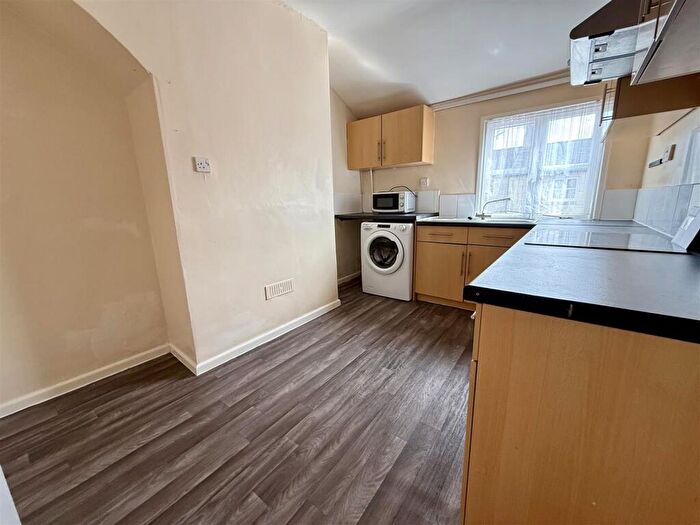 1 Bedroom Flat For Sale In Oxford Street, Swindon, SN1