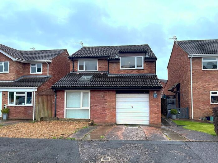 4 Bedroom Detached House To Rent In Pinney Close, Taunton, TA1