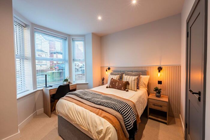 6 Bedroom House To Rent In Priory Road, Exeter, EX4