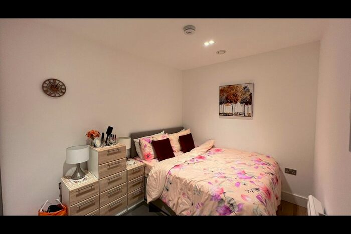 1 Bedroom Flat For Sale In Laporte Way, Luton, LU4