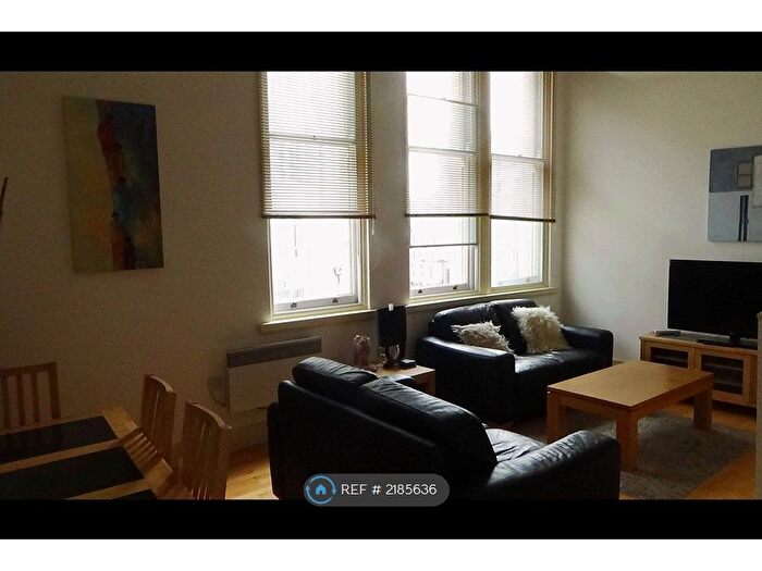 2 Bedroom Flat To Rent In Tower Building, Liverpool, L3