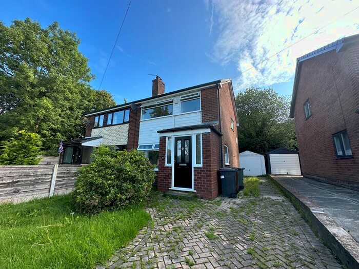 3 Bedroom Semi-Detached House To Rent In Sefton Drive, Bury, BL9