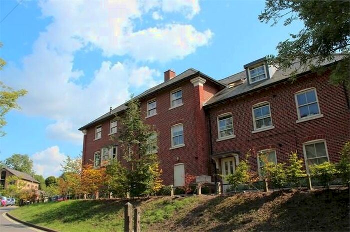 2 Bedroom Flat To Rent In Robins Court, Alresford, Hampshire, SO24