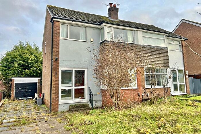 3 Bedroom Semi Detached House For Sale In Eskdale, Gatley, Cheadle, SK8