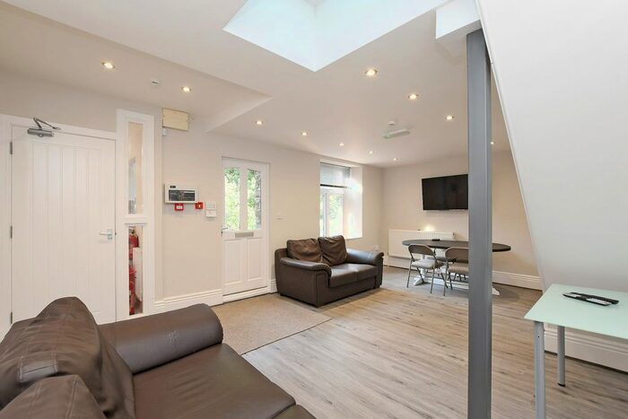 5 Bedroom Flat To Rent In Ecclesall Road, S11