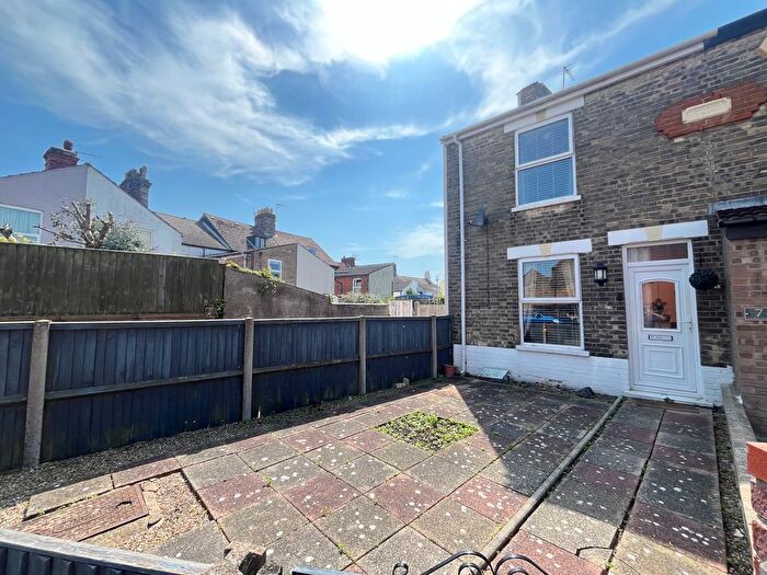 2 Bedroom Property To Rent In Cambridge Road, Lowestoft, NR32