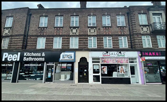 2 Bedroom Flat For Sale In Woodhouse Road, London, N12