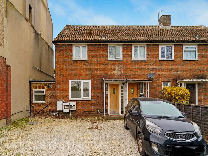 2 Bedroom Maisonette To Rent In London Road, Mitcham, CR4