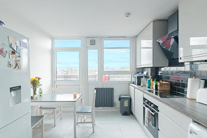 3 Bedroom Flat To Rent In Addy House, Rotherhithe New Road, SE16