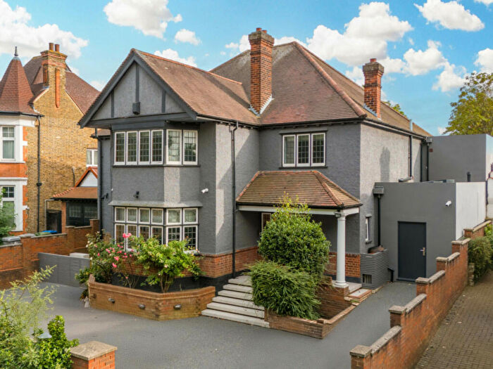 6 Bedroom Detached House To Rent In Brondesbury Park, London, NW2