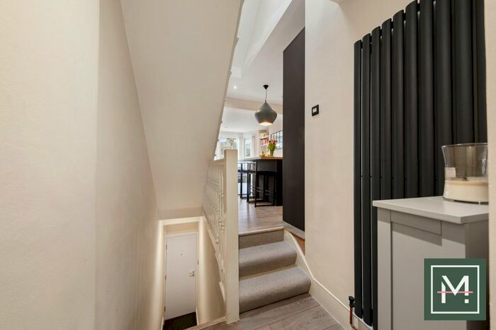 2 Bedroom Flat For Sale In Chapter Road, London, NW2