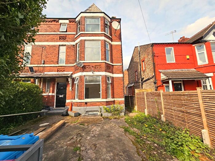 2 Bedroom Flat To Rent In Manley Road, Whalley Range, Manchester, M16