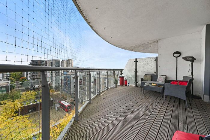 2 Bedroom Flat For Sale In Ealing Road, Brentford, TW8